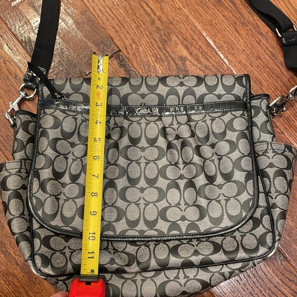 Coach - Picture 2 of 5